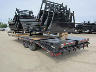 2024 PJ Trailer 102x26 F8 Equipment Deckover F8J2672BSYK