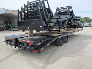 2024 PJ Trailer 102x26 F8 Equipment Deckover F8J2672BSYK