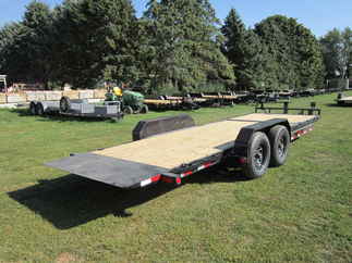 2025 PJ Trailer 82x22 T6 Equipment Tilt T6J2272BTTK