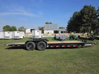 2025 PJ Trailer 82x22 T6 Equipment Tilt T6J2272BTTK