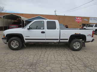 2000 Chevy 2500 Extended Cab Short Bed LT