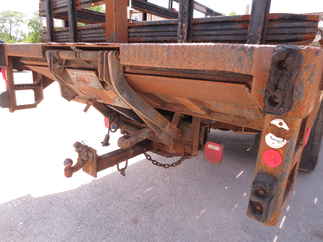 1999 Ford F800 Regular Cab Flatbed 0