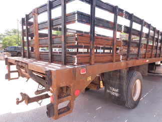 1999 Ford F800 Regular Cab Flatbed 0