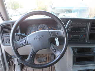 2004 Chevy 2500 Suburban   LT