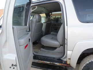 2004 Chevy 2500 Suburban   LT