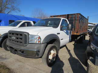 2005 Ford F550 Regular Cab Flatbed XL